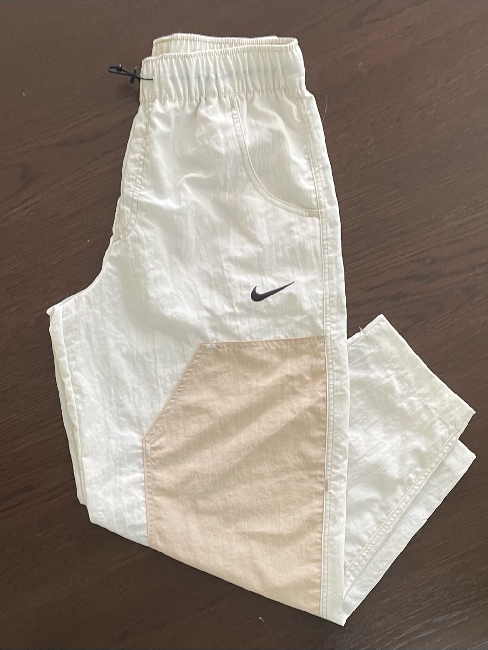 Nike Women's Sportswear Swoosh Woven High-Rise Pants Phanton/Sanddrift Small